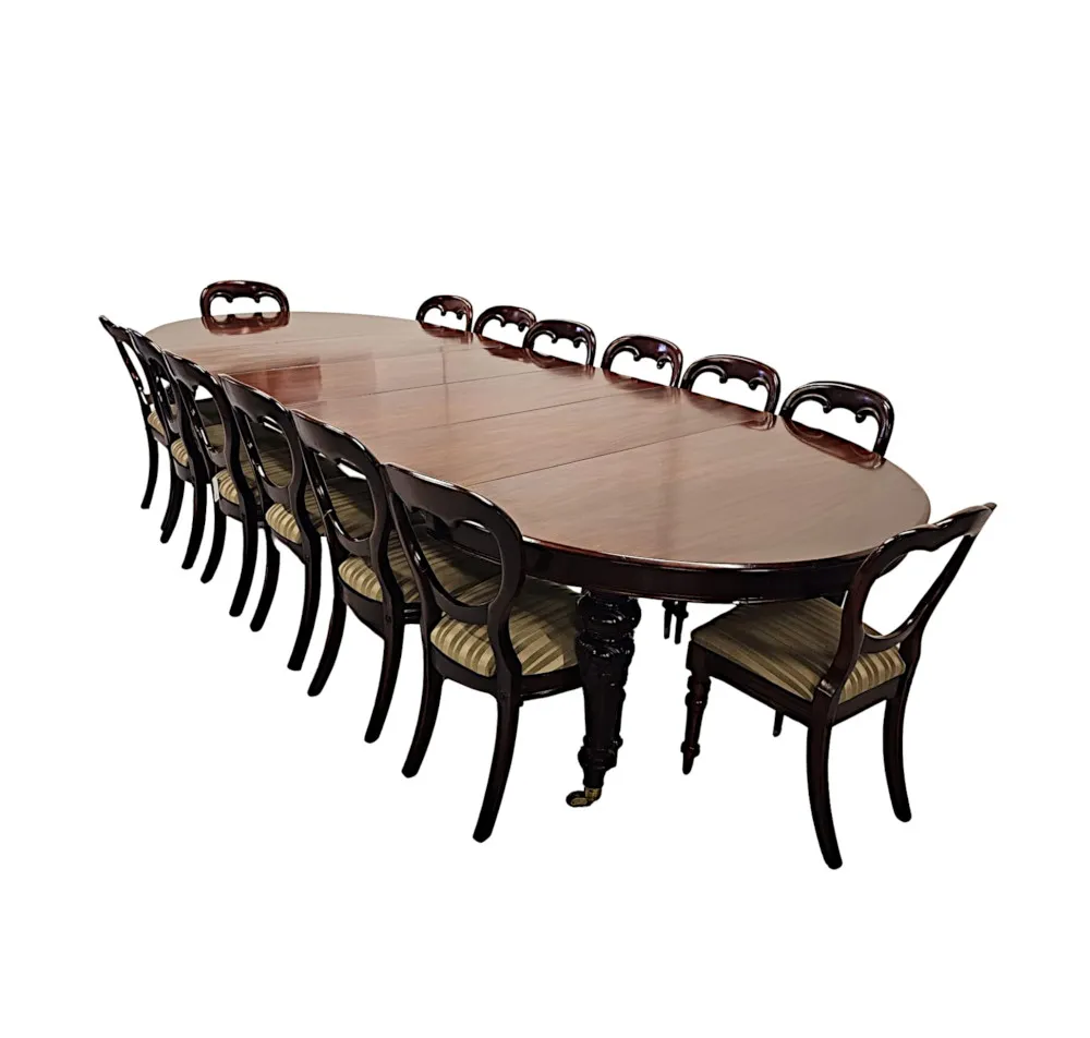 A Very Rare and Fine Irish 19th Century Four Leaf Extending Dining Table in the Manner of Strahan of Dublin