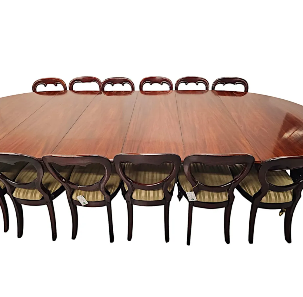 A Very Rare and Fine Irish 19th Century Four Leaf Extending Dining Table in the Manner of Strahan of Dublin