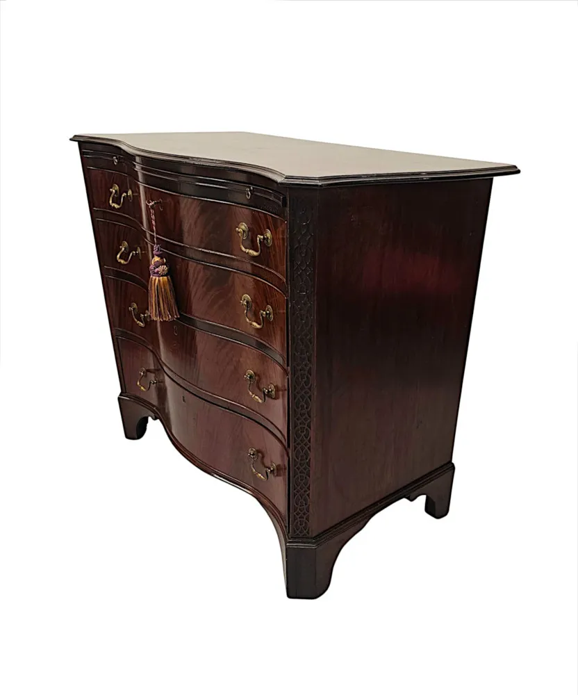 A Very Fine Early 20th Century Serpentine Chest of Drawers