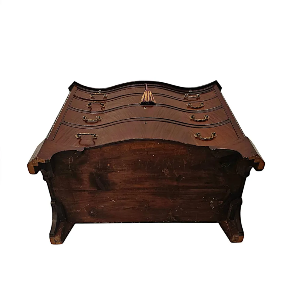 A Very Fine Early 20th Century Serpentine Chest of Drawers