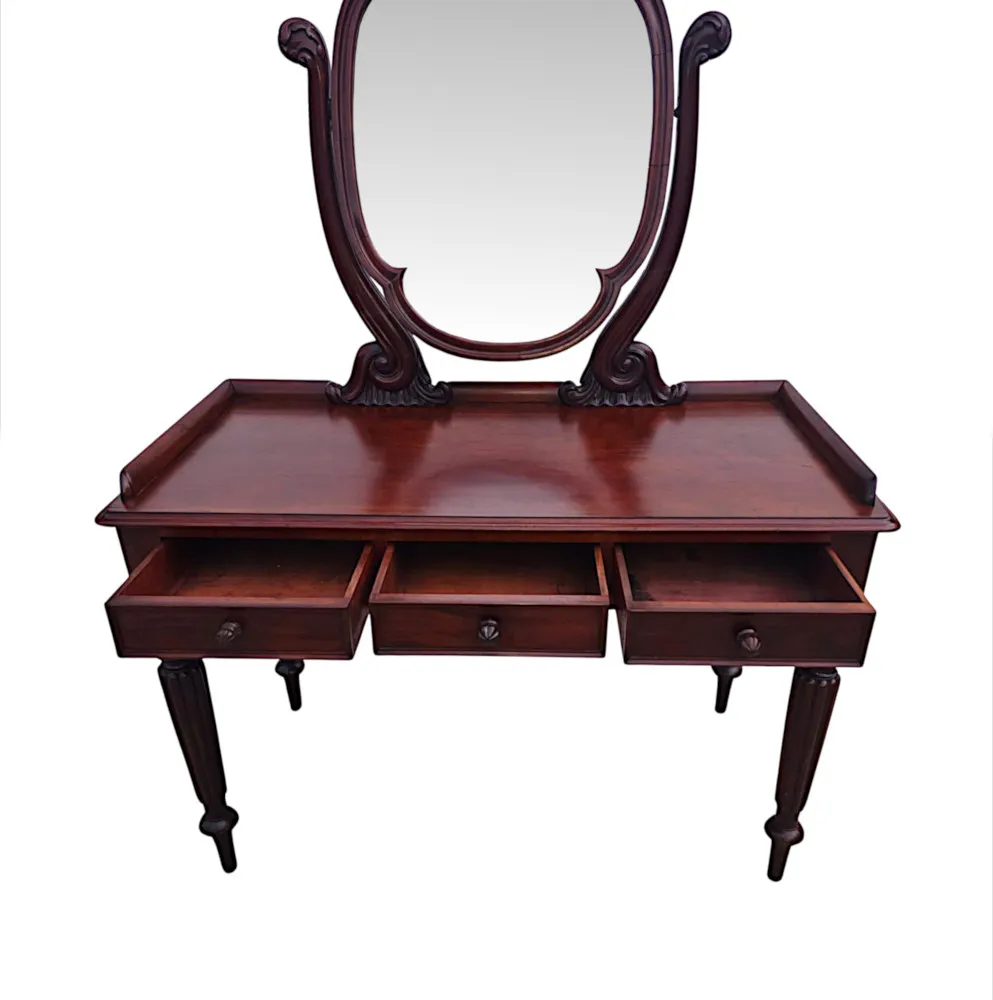  A Very Fine 19th Century Dressing Table Attributed to 'Gillows'
