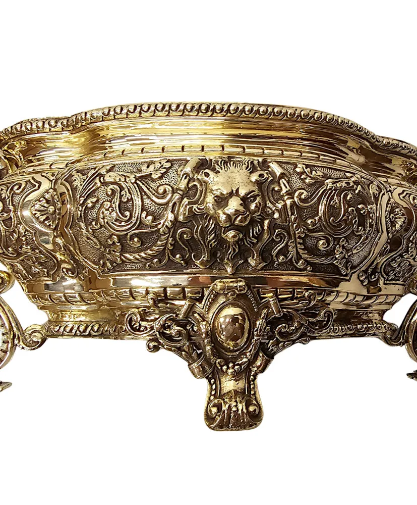  A Very Rare 19th Century Polished Brass Jardiniere or Planter 